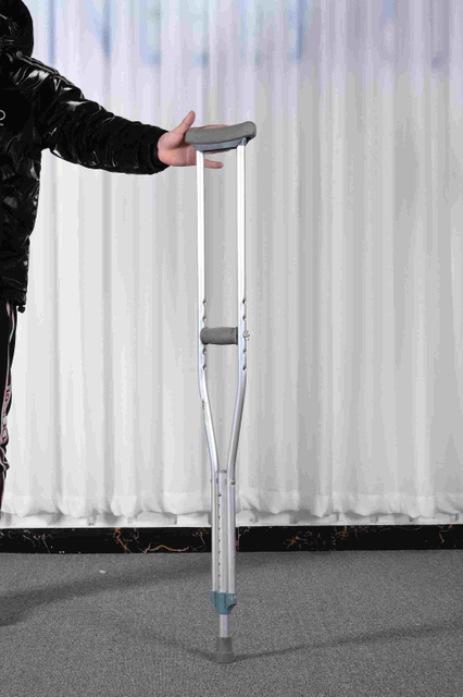 Aluminum Alloy Adjustable Underarm Crutches